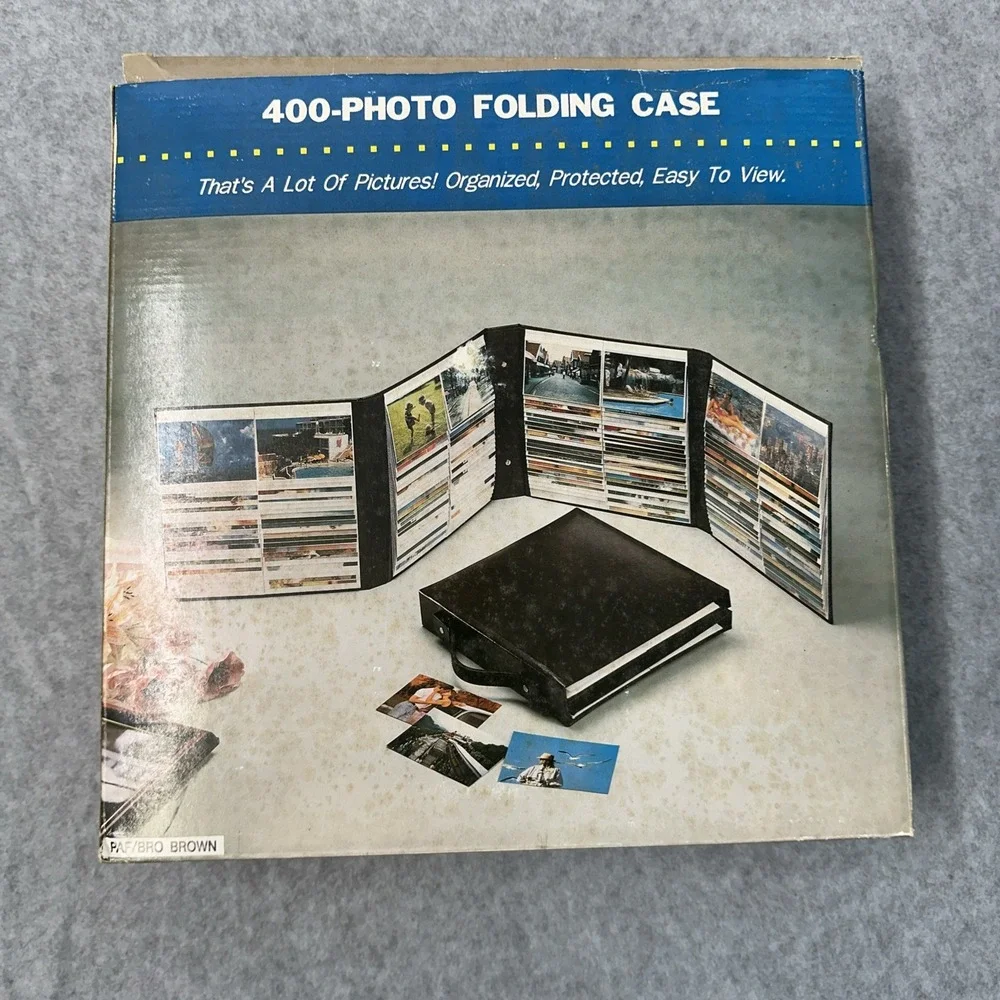 Photo Case 400 Photo Folding Case Holds 400 With Handle In Box Not Used